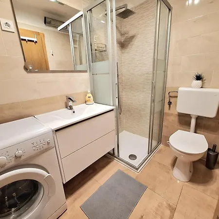 Apartma San - Near The San Simon 公寓 *